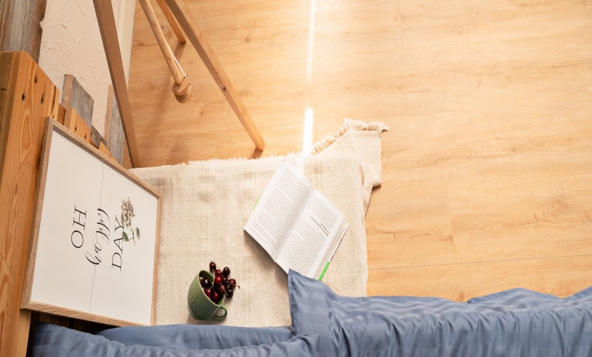 Кварцвиниловая плитка Vinilam клеевая Vinipol Glue Дуб Латина 7891-EIR 1219,6×228,6×2 фото в интерьере