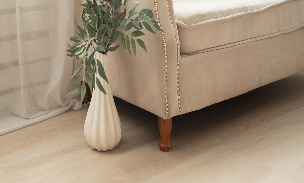 Кварцвиниловая плитка Vinilam клеевая Vinipol Glue Дуб Ното 7892-EIR 1219,6×228,6×2 фото в интерьере