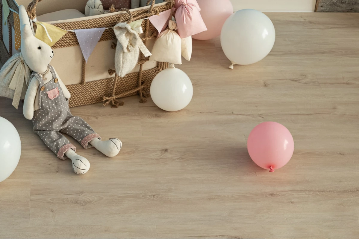 Кварцвиниловая плитка Vinilam клеевая Vinipol Glue Дуб Сиена 7893-EIR 1219,6×228,6×2 фото в интерьере