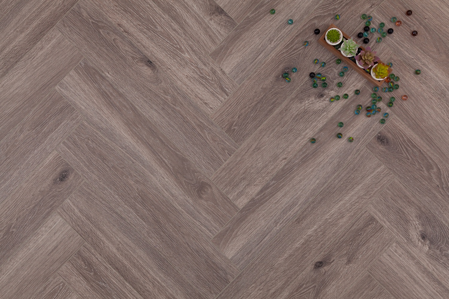 Кварцвиниловый SPC ламинат Bonkeel Style HB Дуб Матира венгерская елка 640×128×4 фото в интерьере