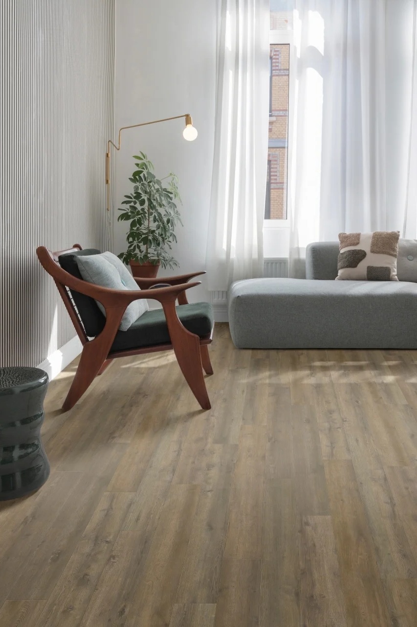 Кварцвиниловый SPC ламинат Adelar Eterna Major Oak 05871 400087742 1220×181×5 фото в интерьере