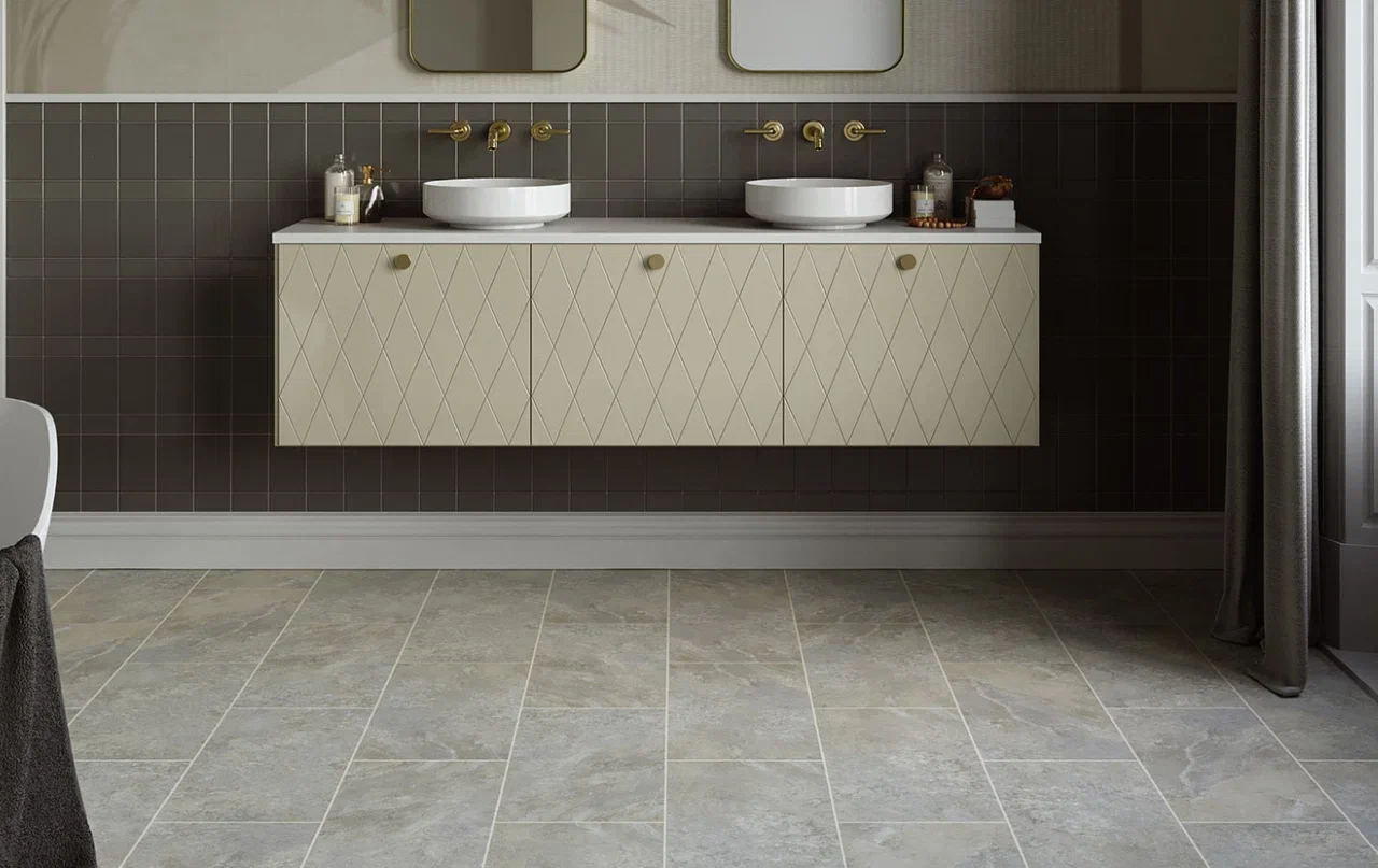 Кварцвиниловая плитка Invictus клеевая Primus Tile Primus Tile York Stone Powder 610×305×2 фото в интерьере