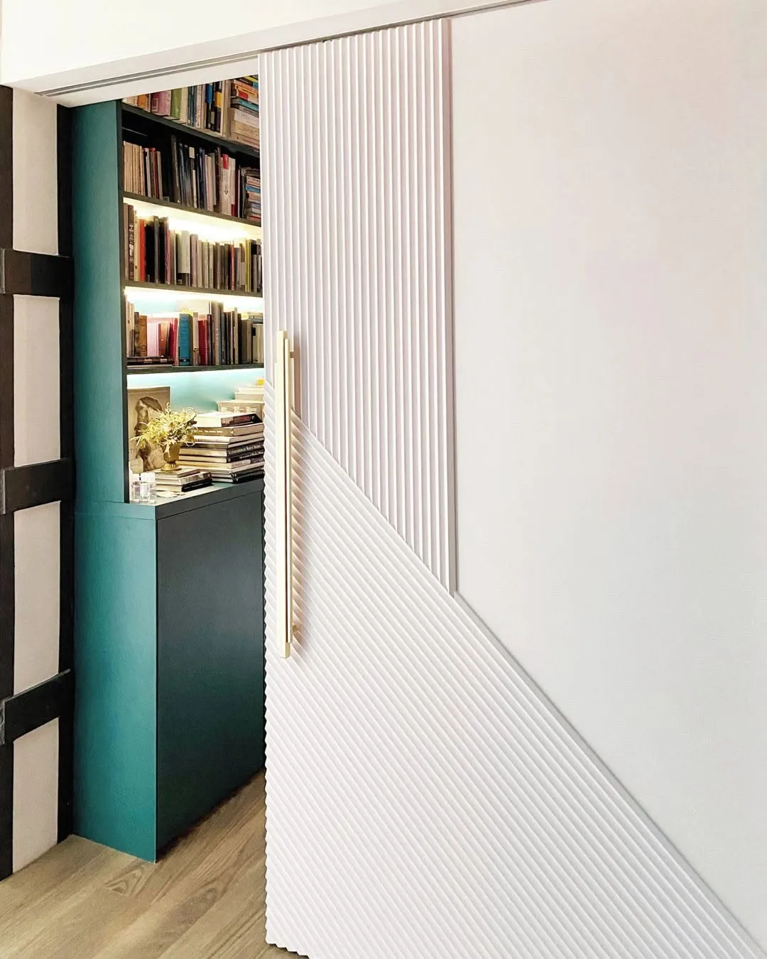 Стеновая панель под покраску Orac Decor Zigzag W108-2600 2600×250×18 фото в интерьере