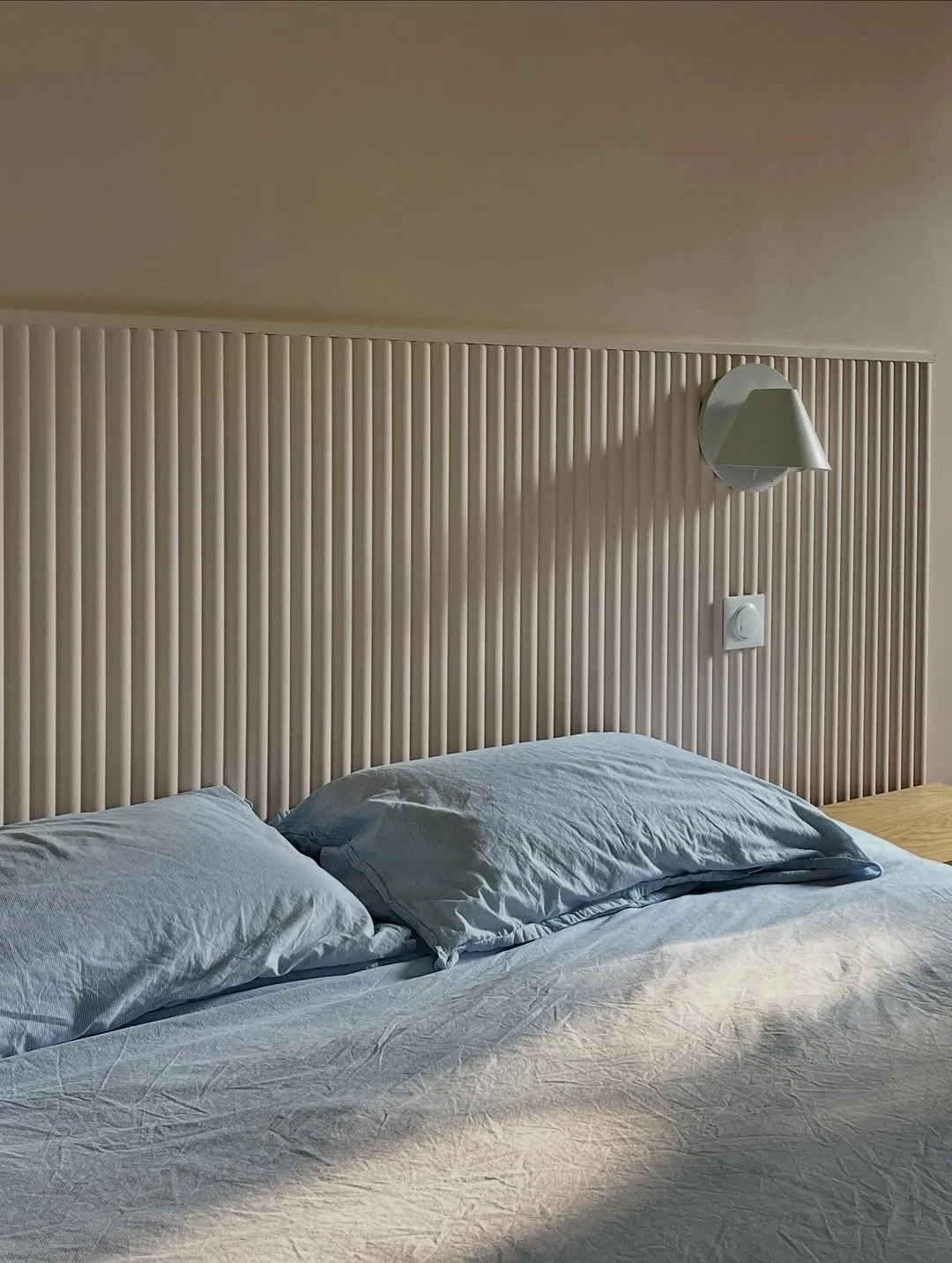 Стеновая панель под покраску Orac Decor Hill W110-2600 2600×250×16 фото в интерьере