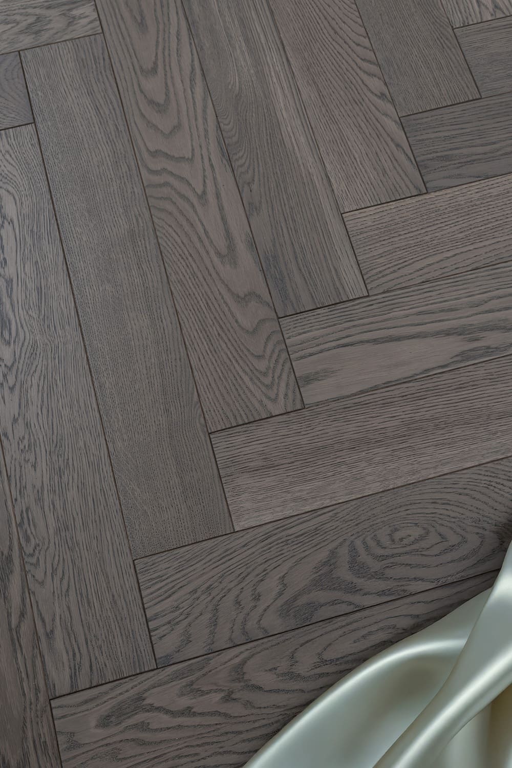 Паркетная доска Karelia Herringbone Дуб Chifon HB 1019ABHB8CHIF111 Natur венгерская елка 600×100×14 фото в интерьере