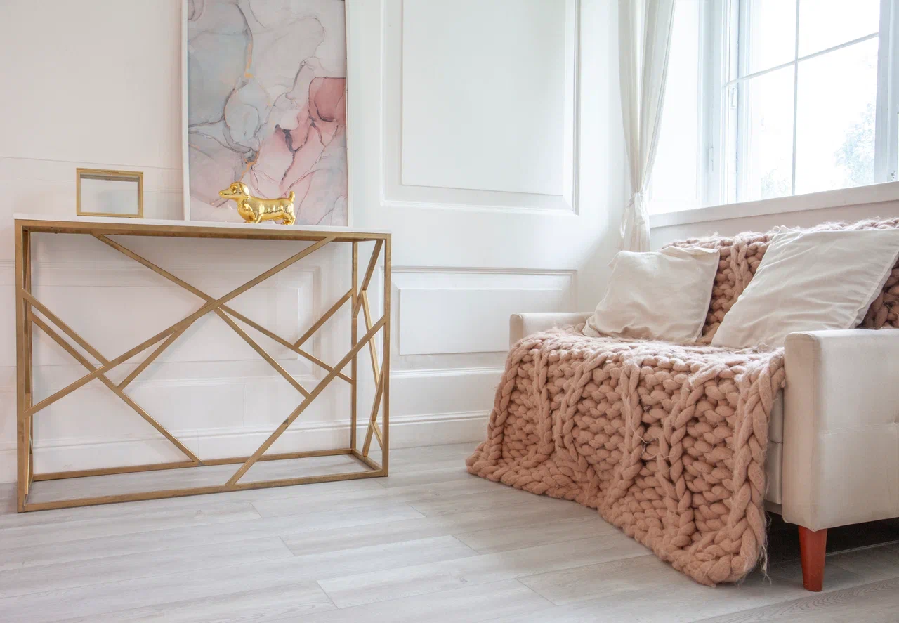 Кварцвиниловая плитка Damy Floor клеевая Family LVT Дуб Зимний Winter Oak TCM304-3-LVT 1227×187×2,5 фото в интерьере