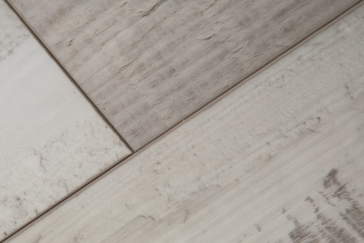 Кварцвиниловый SPC ламинат StoneWood Натура Дуб Флерон Fleron E-007-03 4V 1220×180×5,5