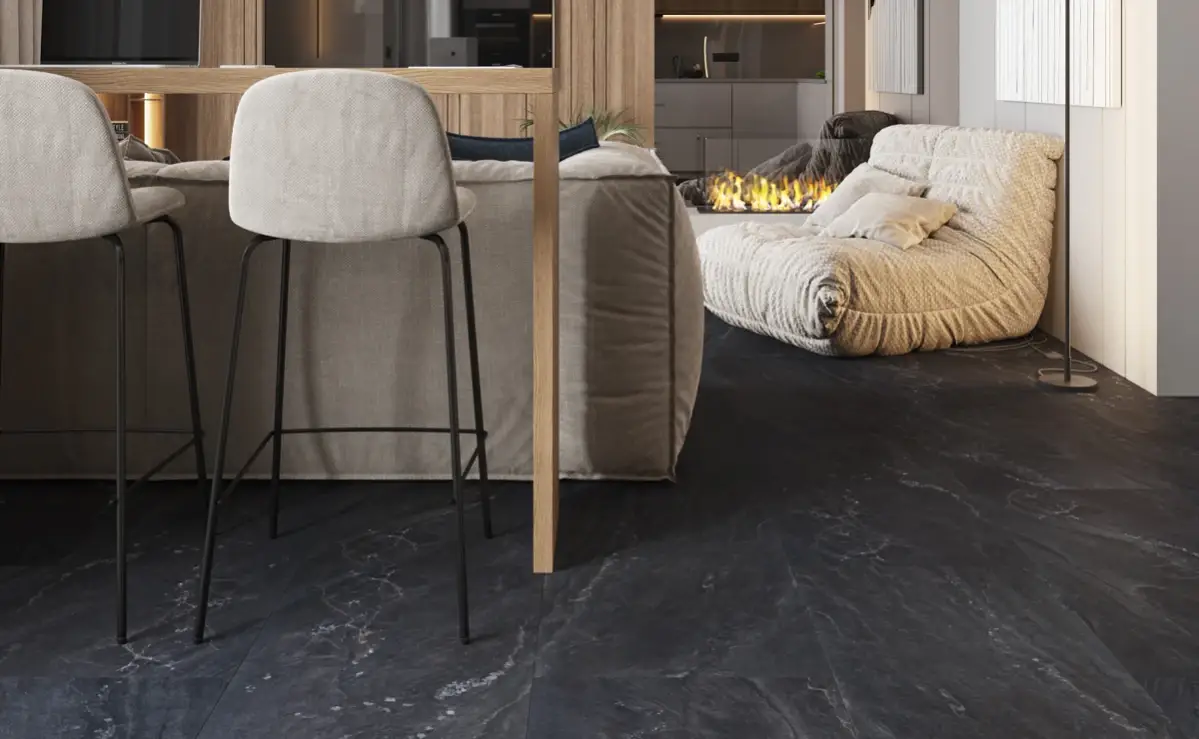 Кварцвиниловая плитка Vinilam клеевая Ceramo Stone Glue Неаполитанский Черный 91910 950×475×2,5 фото в интерьере