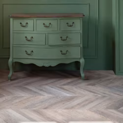 Кварцвиниловая плитка Vinilam клеевая Parquet Chevron Glue Шеврон Шампань RI153616CL4 французская елка 690×115×2,5