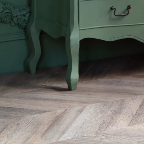 Кварцвиниловая плитка Vinilam клеевая Parquet Chevron Glue Шеврон Шампань RI153616CL4 французская елка 690×115×2,5