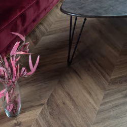 Кварцвиниловая плитка Vinilam клеевая Parquet Chevron Glue Шеврон Лувр I107516 французская елка 690×115×2,5