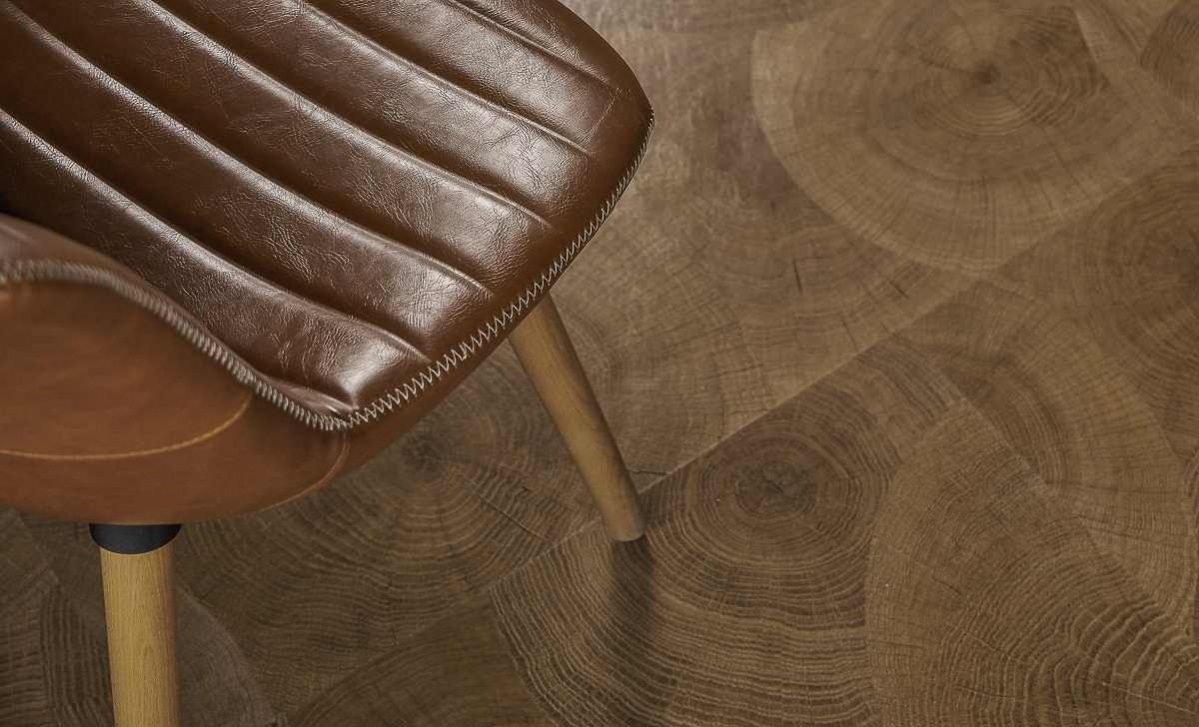 Кварцвиниловый SPC ламинат Vinilam Ceramo Stone Дуб Натуральный 61601 940×470×8 фото в интерьере