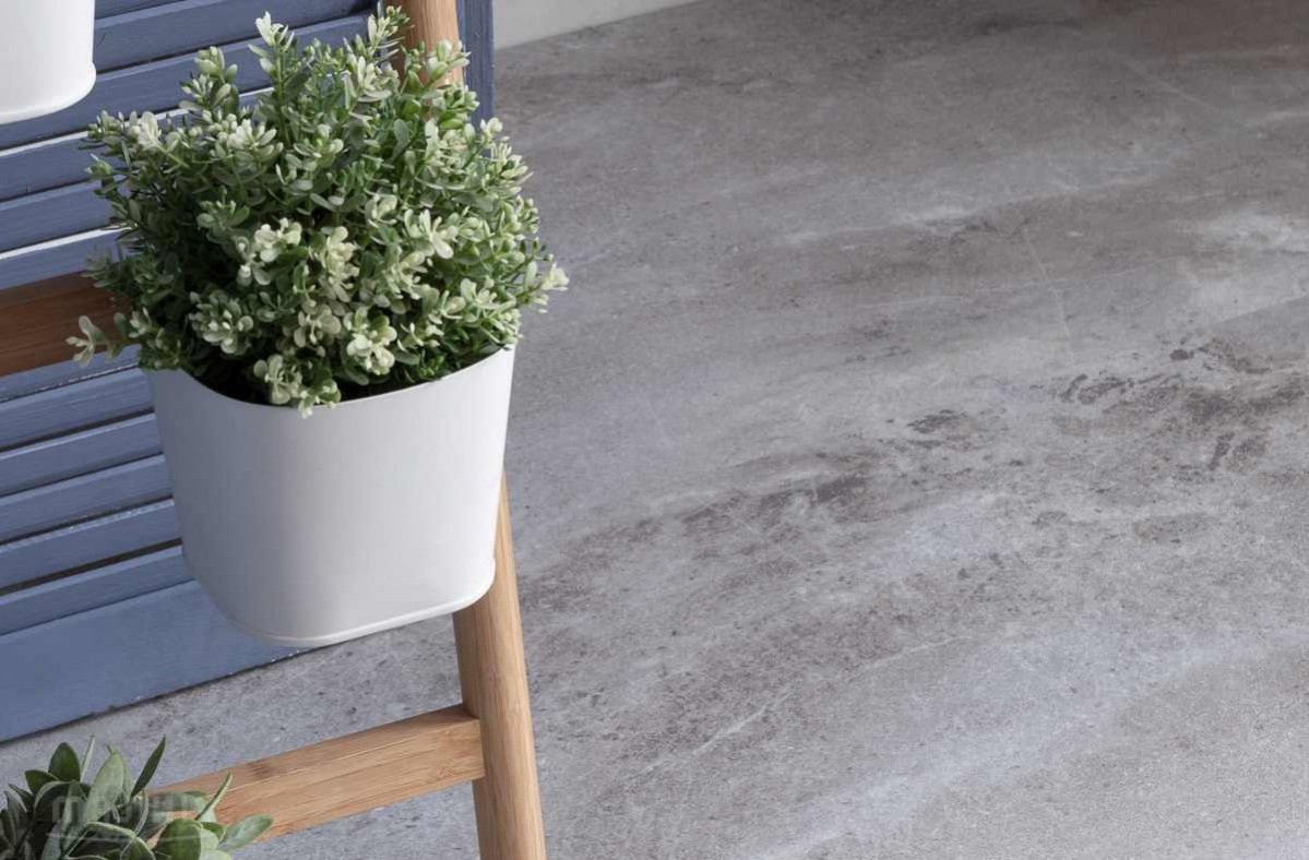 Кварцвиниловый SPC ламинат Vinilam Ceramo Stone Натуральный Камень 61608 940×470×8 фото в интерьере