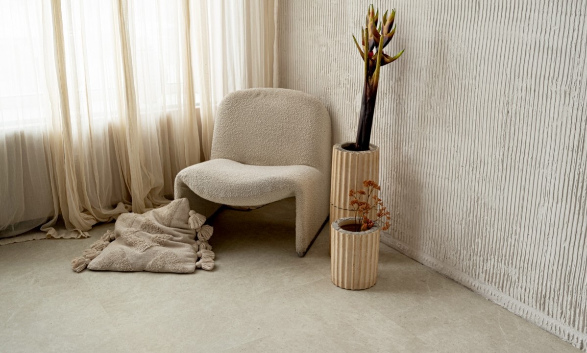 Кварцвиниловый SPC ламинат Vinilam Ceramo Stone Тихая Бухта 71612 940×470×8 фото в интерьере