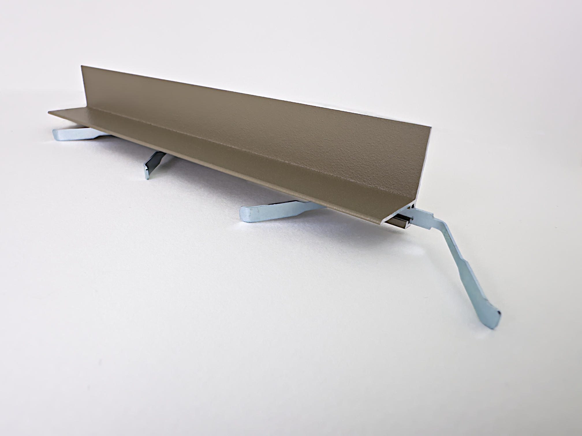 Микроплинтус алюминиевый TeckWood L-20 Титан Муар RAL 7048 2000×20×16