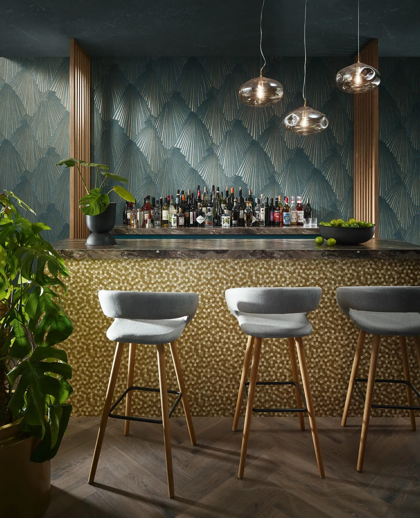 Обои Marburg Papis Loveday Fashion Icon 35850 10,05×0,7 фото в интерьере