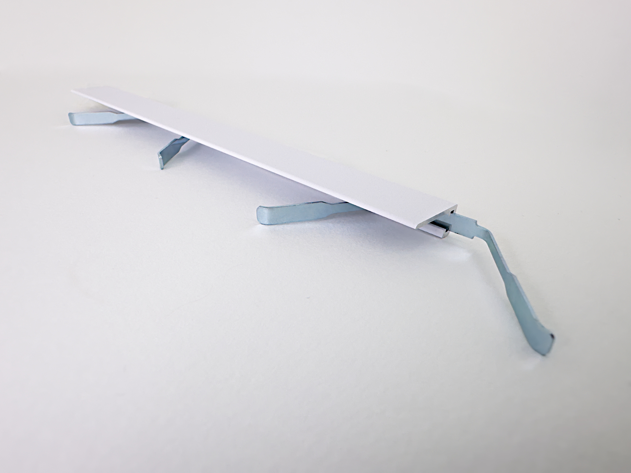 Микроплинтус алюминиевый TeckWood М-6 Белый Муар RAL 9016 2000×6×15