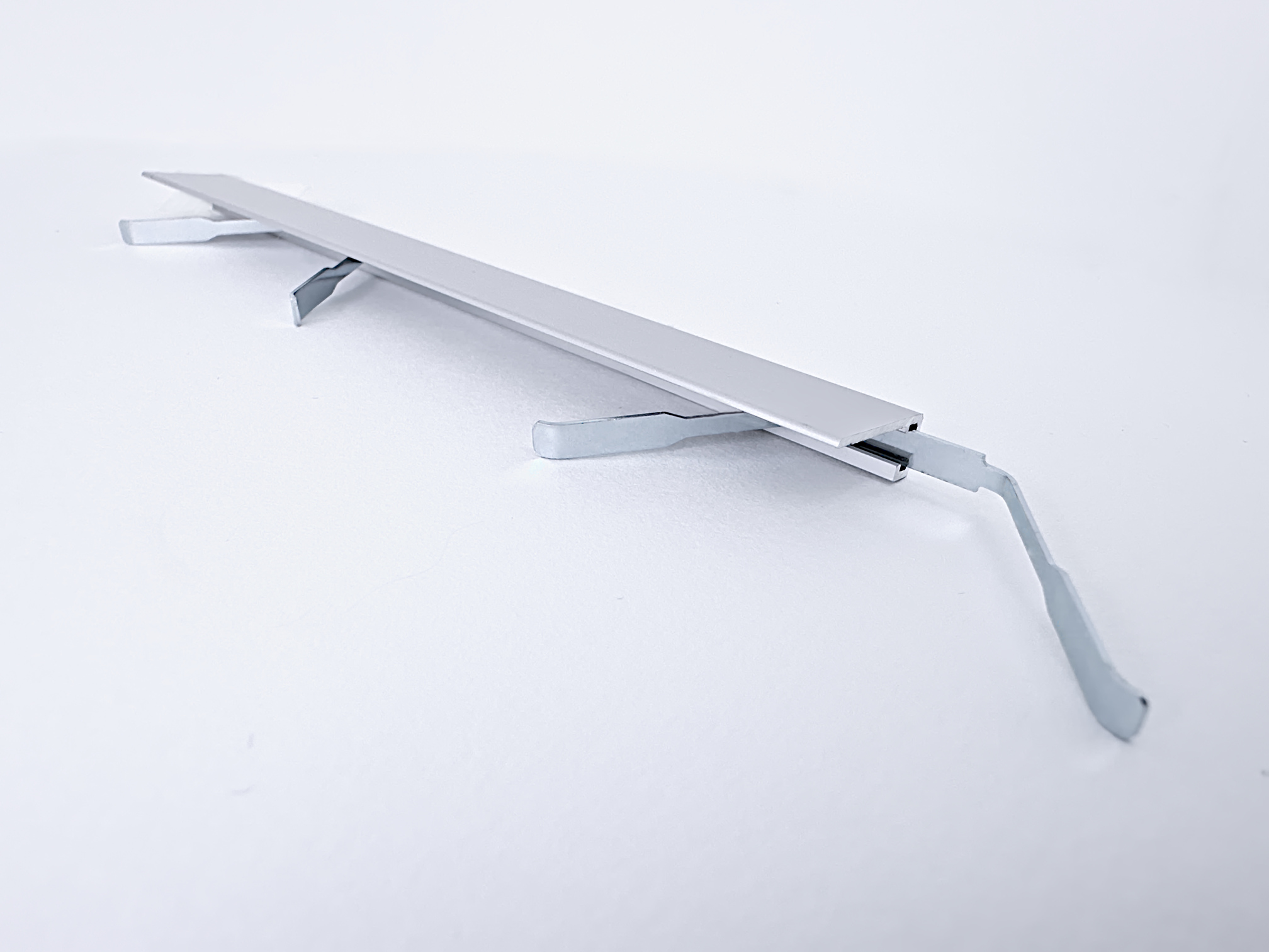 Микроплинтус алюминиевый TeckWood М-6 Серебро матовое 2000×6×15