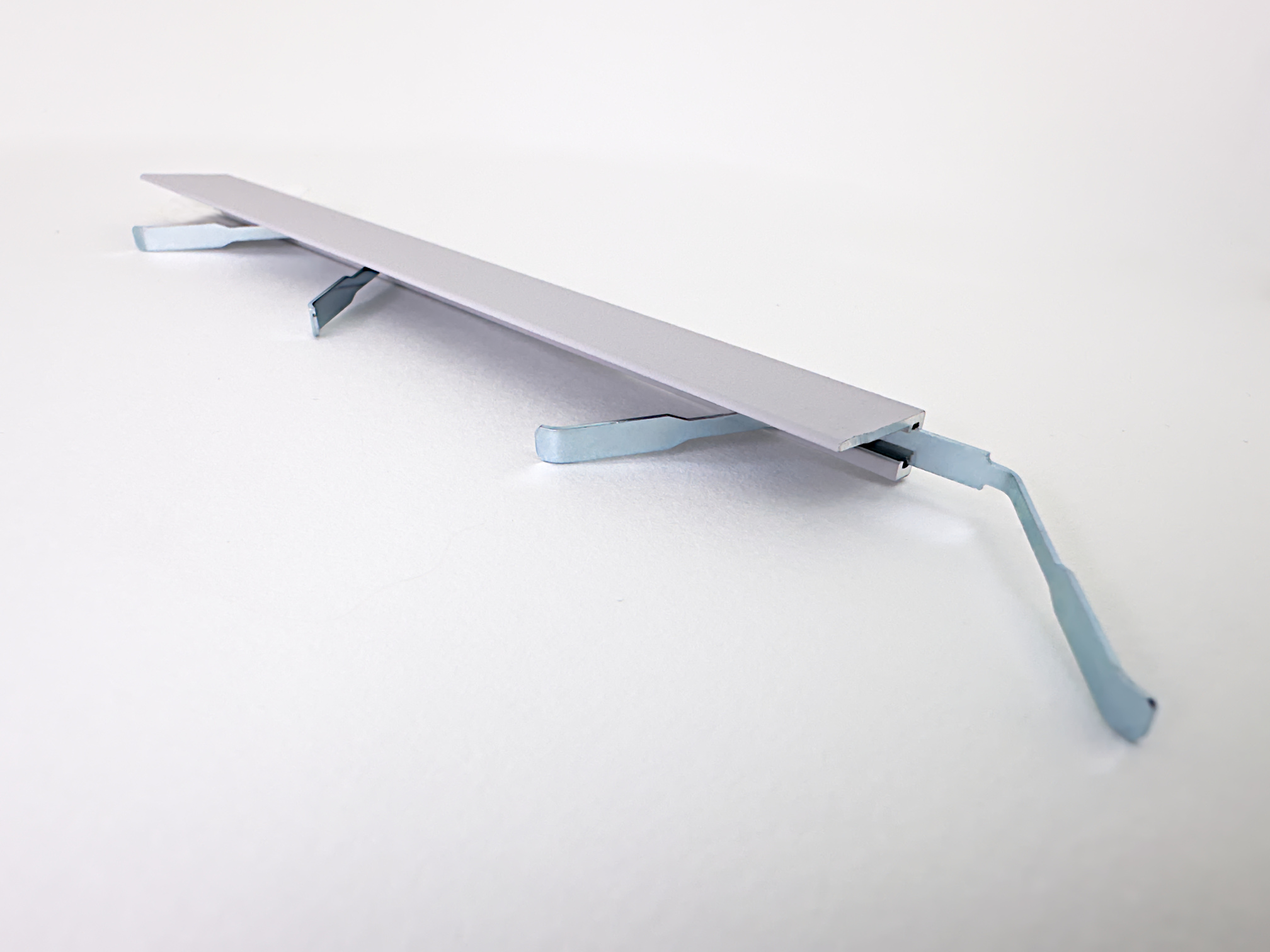 Микроплинтус алюминиевый TeckWood М-6 Серый Муар RAL 7047 2000×6×15