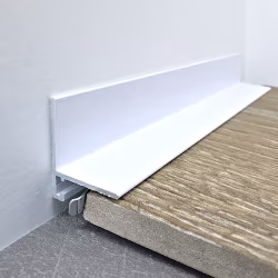 Микроплинтус алюминиевый TeckWood L-20 Белый Муар RAL 9016 2000×21×16