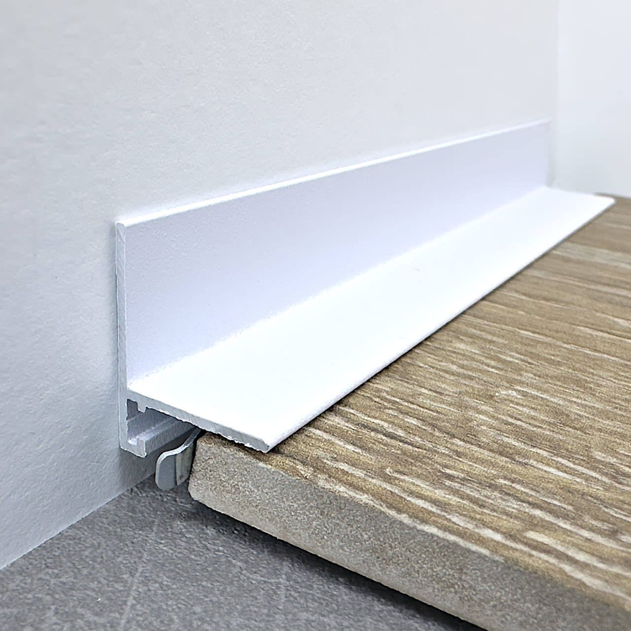 Микроплинтус алюминиевый TeckWood L-20 Белый Муар RAL 9016 2000×20×16