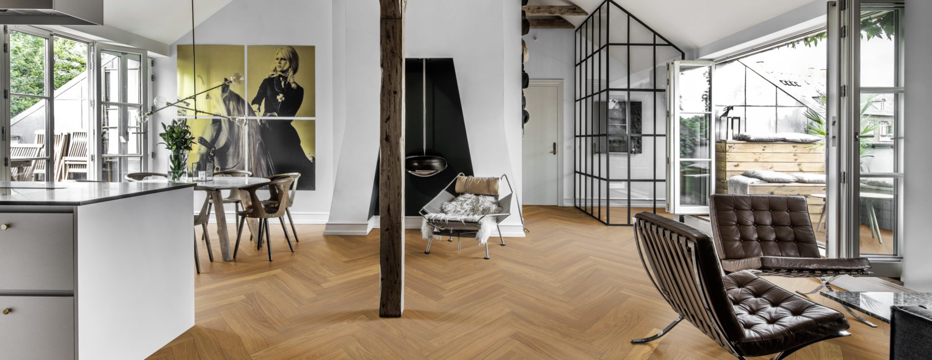 Инженерная доска Kahrs Дуб AB Natural 111PABEKF0KE600 Calm венгерская елка 600×120×11 фото в интерьере