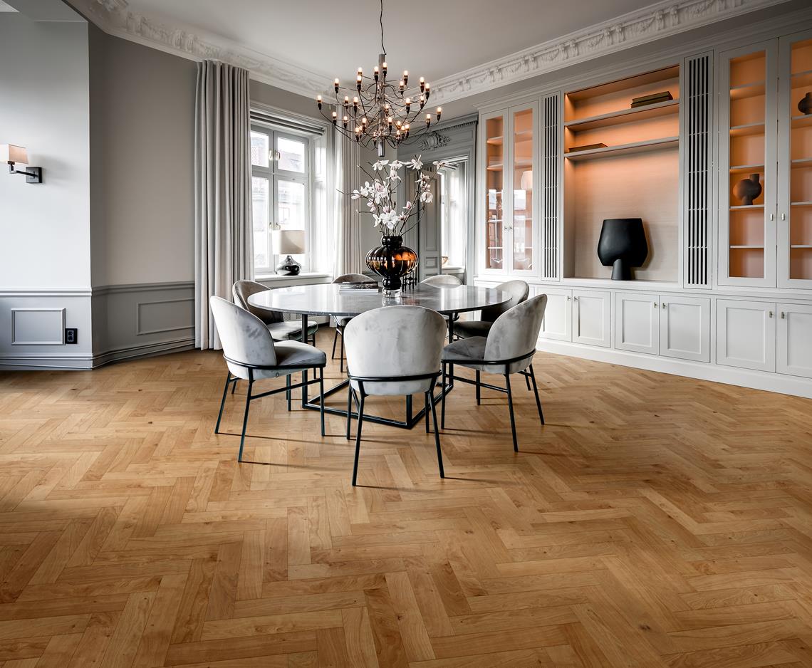 Инженерная доска Kahrs Дуб CD Natural 111PCDEKF0KE600 Lively венгерская елка 600×120×11 фото в интерьере