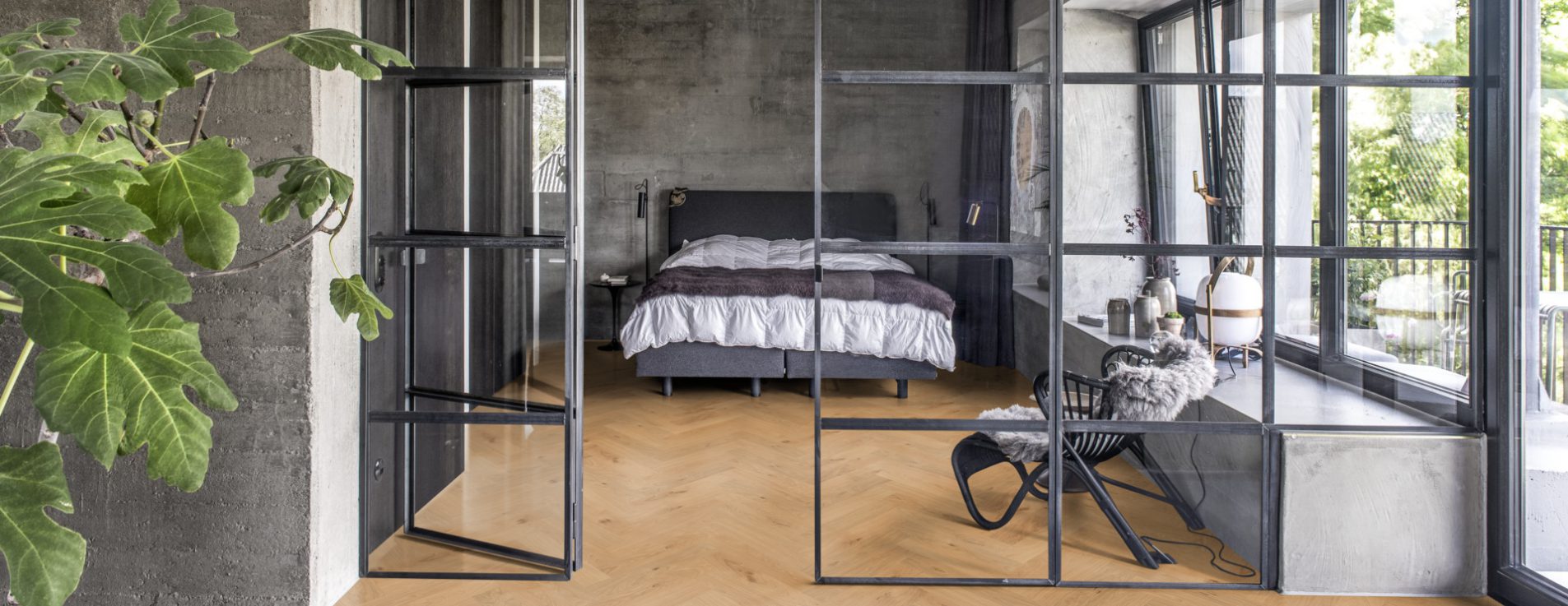 Инженерная доска Kahrs Дуб CD Natural Matt 111PCDEK09KE600 Lively венгерская елка 600×120×11 фото в интерьере