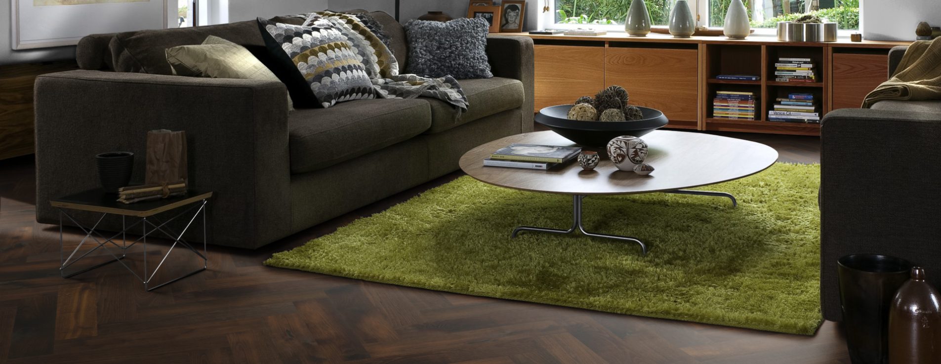 Инженерная доска Kahrs Дуб CD Smoked Dark 111PCDEKFCKE600 Lively венгерская елка 600×120×11 фото в интерьере