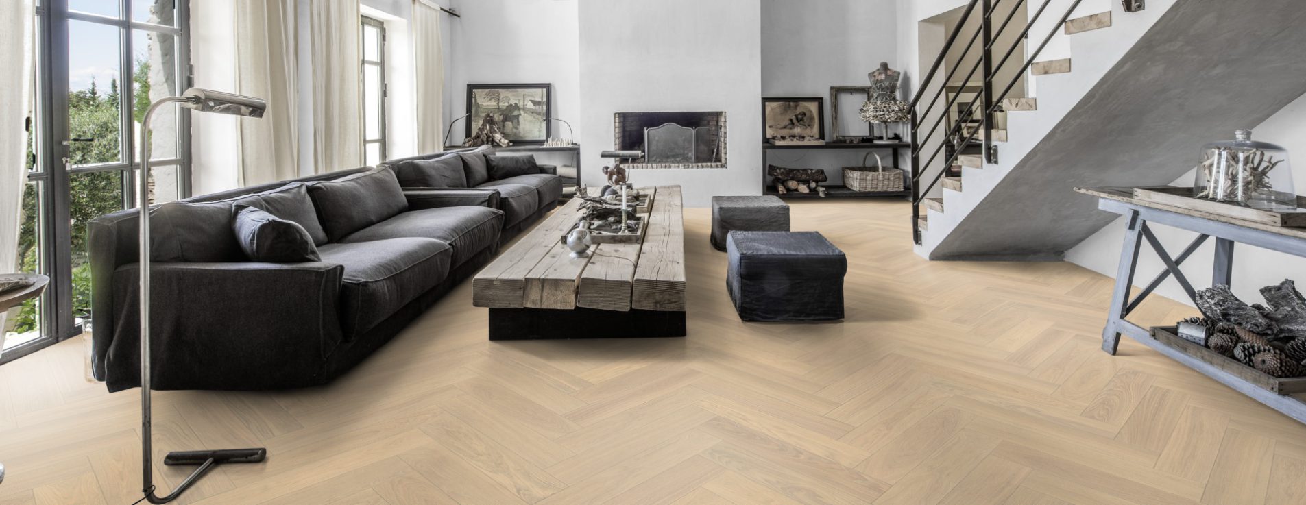 Инженерная доска Kahrs Дуб AB Creme White 111PABEKFVKE600 Calm венгерская елка 600×120×11 фото в интерьере