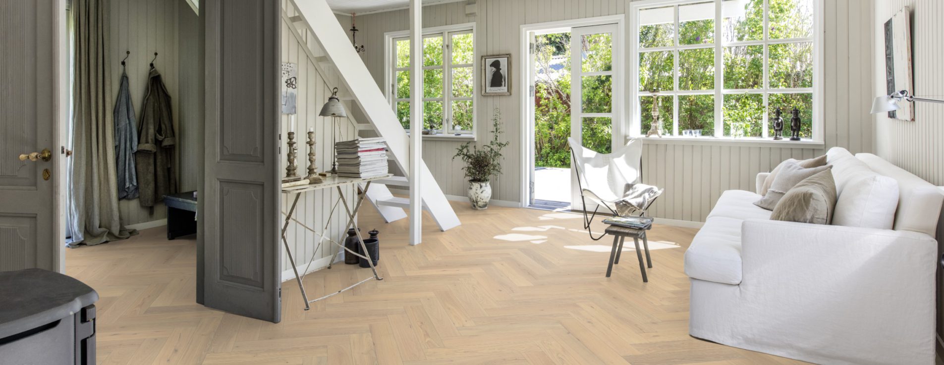 Инженерная доска Kahrs Дуб CD Creme White 111PCDEKFVKE600 Lively венгерская елка 600×120×11 фото в интерьере