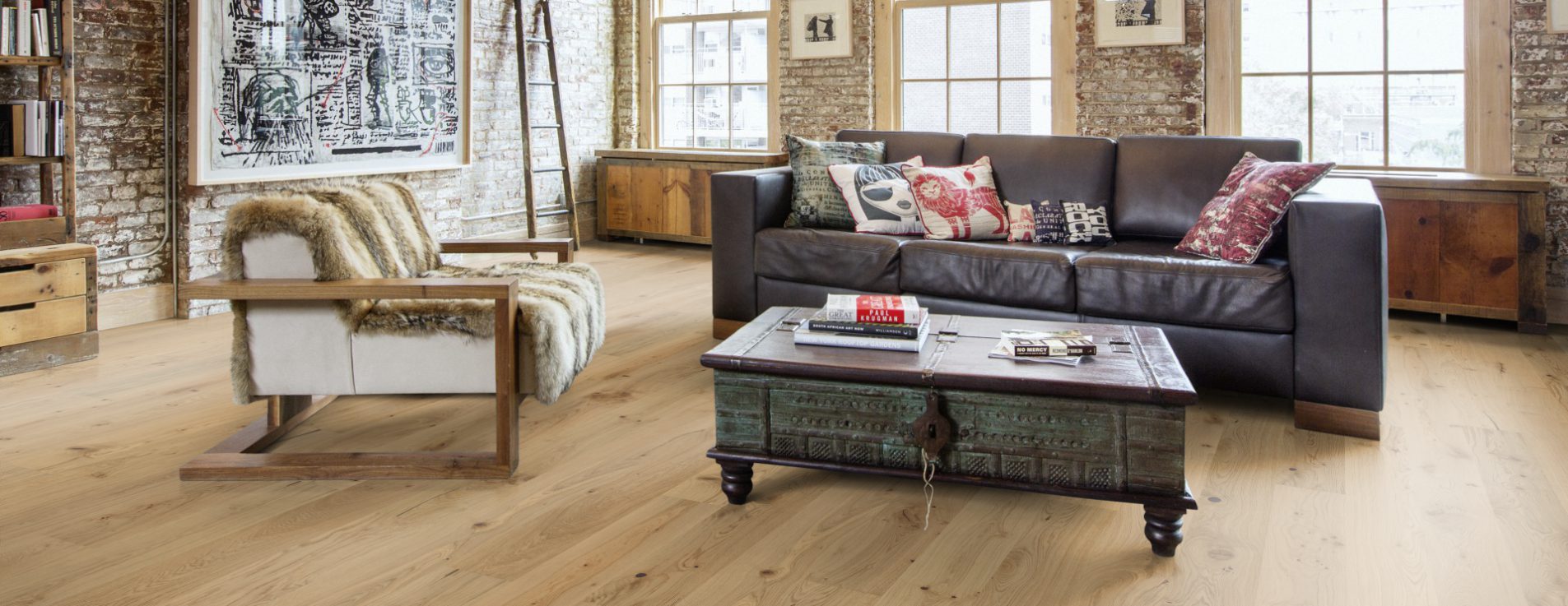 Паркетная доска Kahrs Европейская Дуб Штарнберг Starnberg 151N9AEKF0KW240 Lively 2420×187×15 фото в интерьере