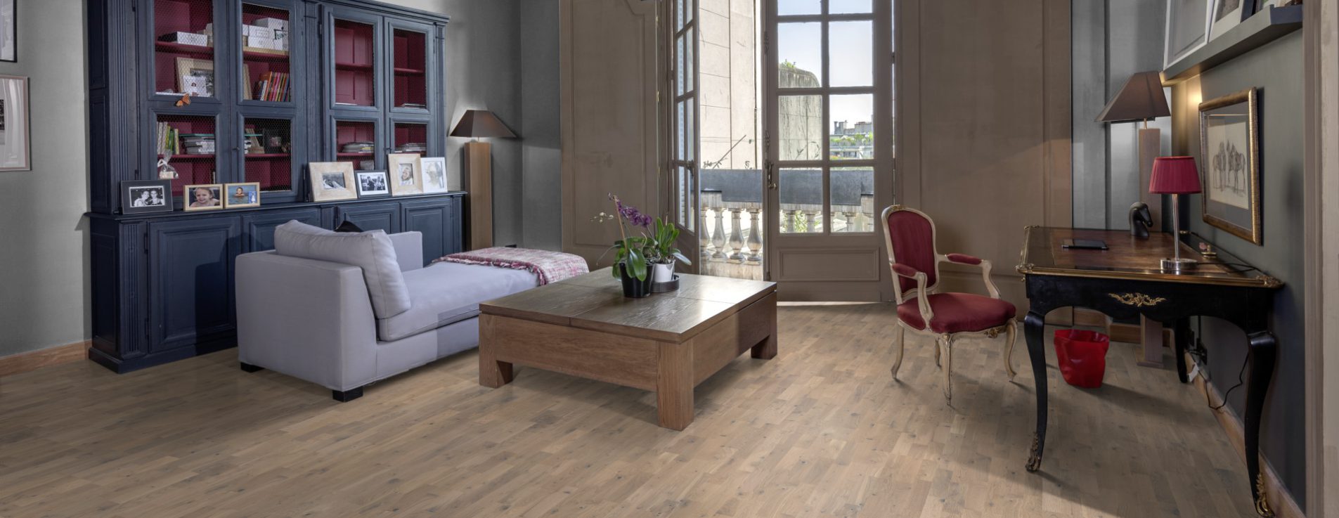 Паркетная доска Kahrs Песочная Дуб Амальфи Amalfi 153N66EKW2KW240 Lively 2423×200×15 фото в интерьере