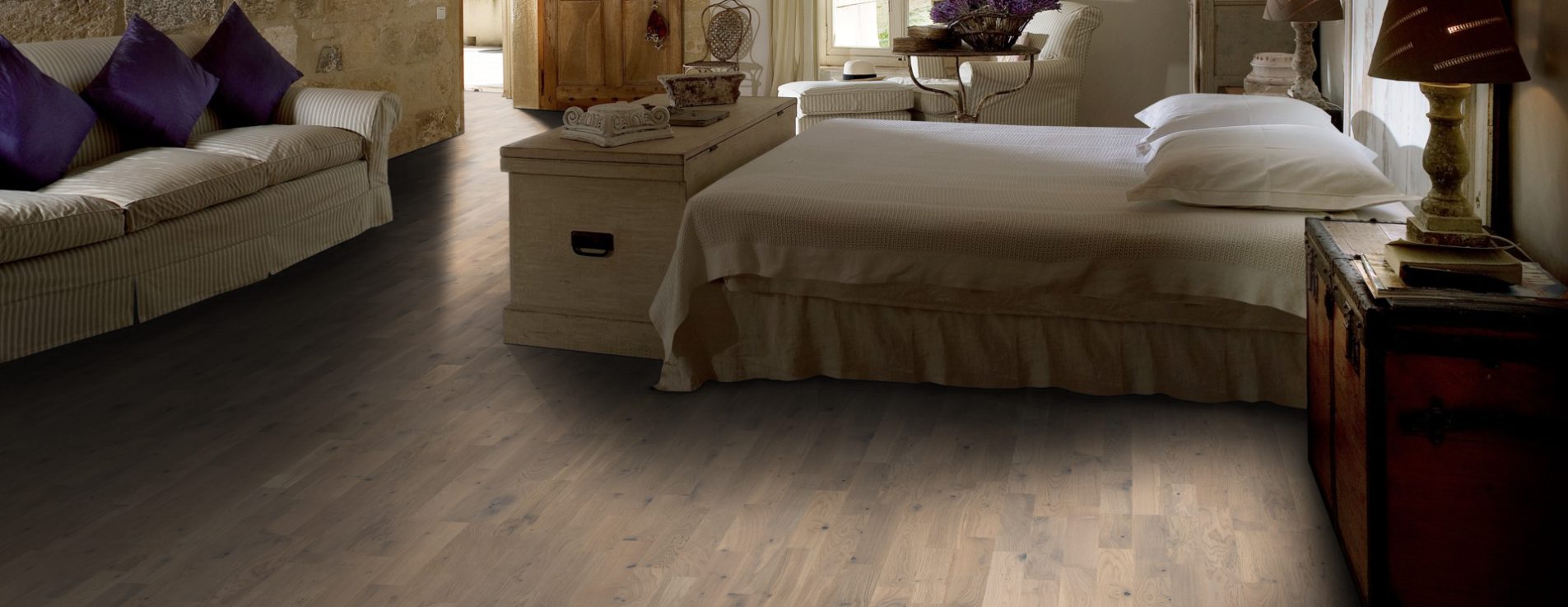 Паркетная доска Kahrs Песочная Дуб Амальфи Amalfi 153N66EKW2KW240 Lively 2423×200×15 фото в интерьере