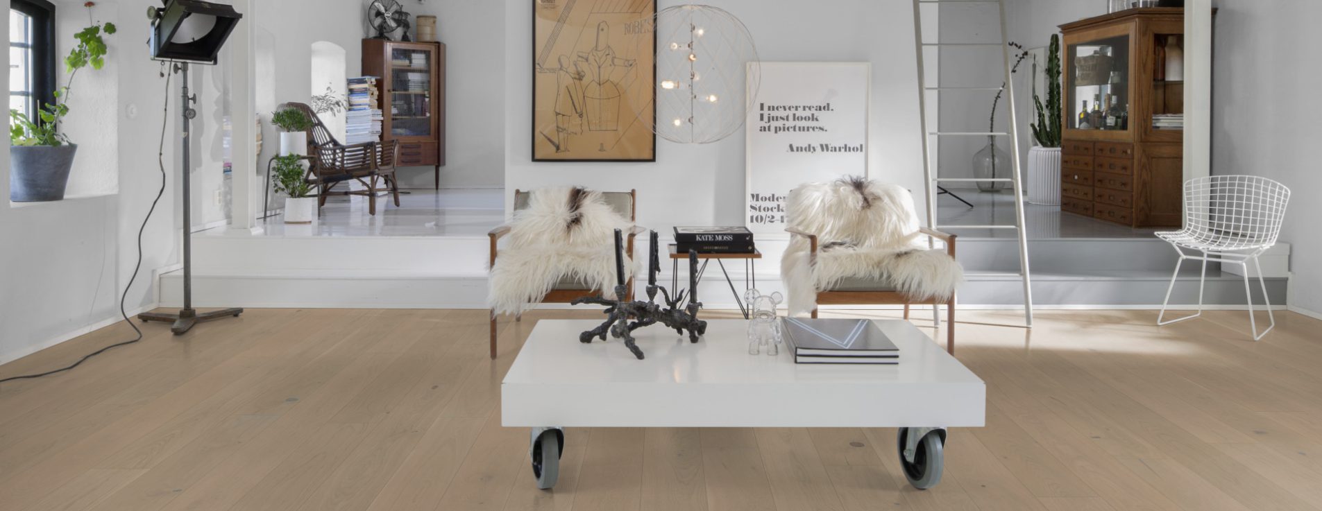 Паркетная доска Kahrs Люкс Дуб Карандаш Craynon 151N51EKL4KW240 Lively 2420×151×15 фото в интерьере