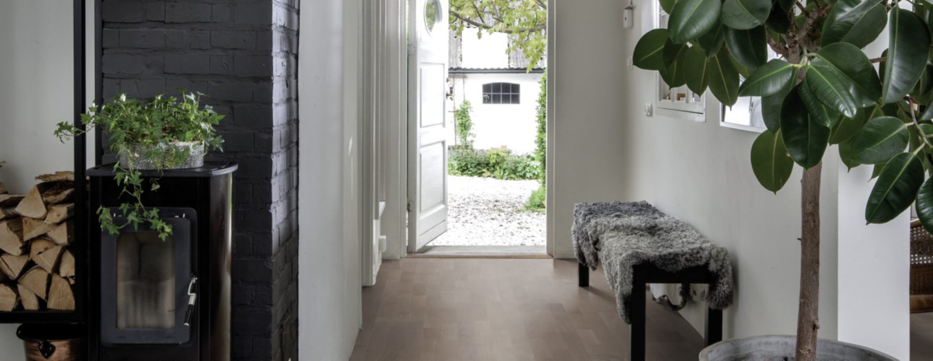 Паркетная доска Kahrs Граунд Дуб Глина Clay 133B14EKHGKW226 Variation 2266×188×13 фото в интерьере