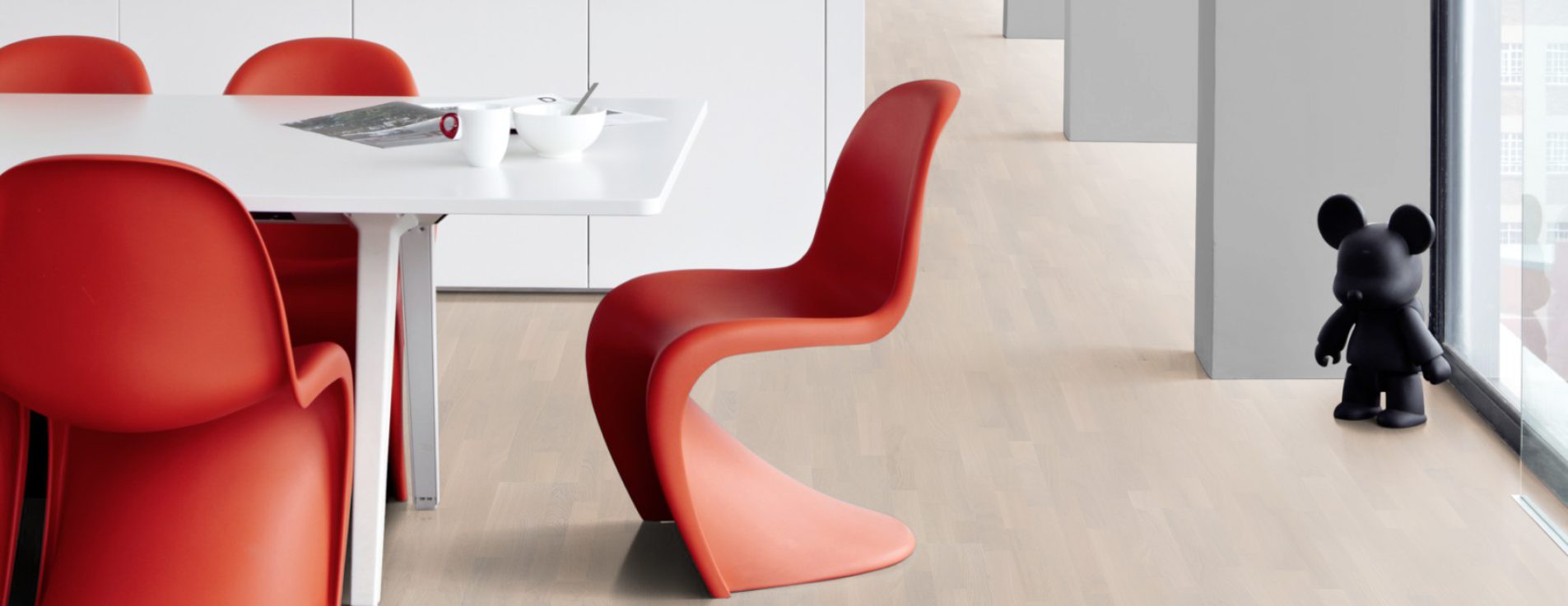 Паркетная доска Kahrs Граунд Дуб Мел Chalk 133B14EKLCKW226 Variation 2266×188×13 фото в интерьере