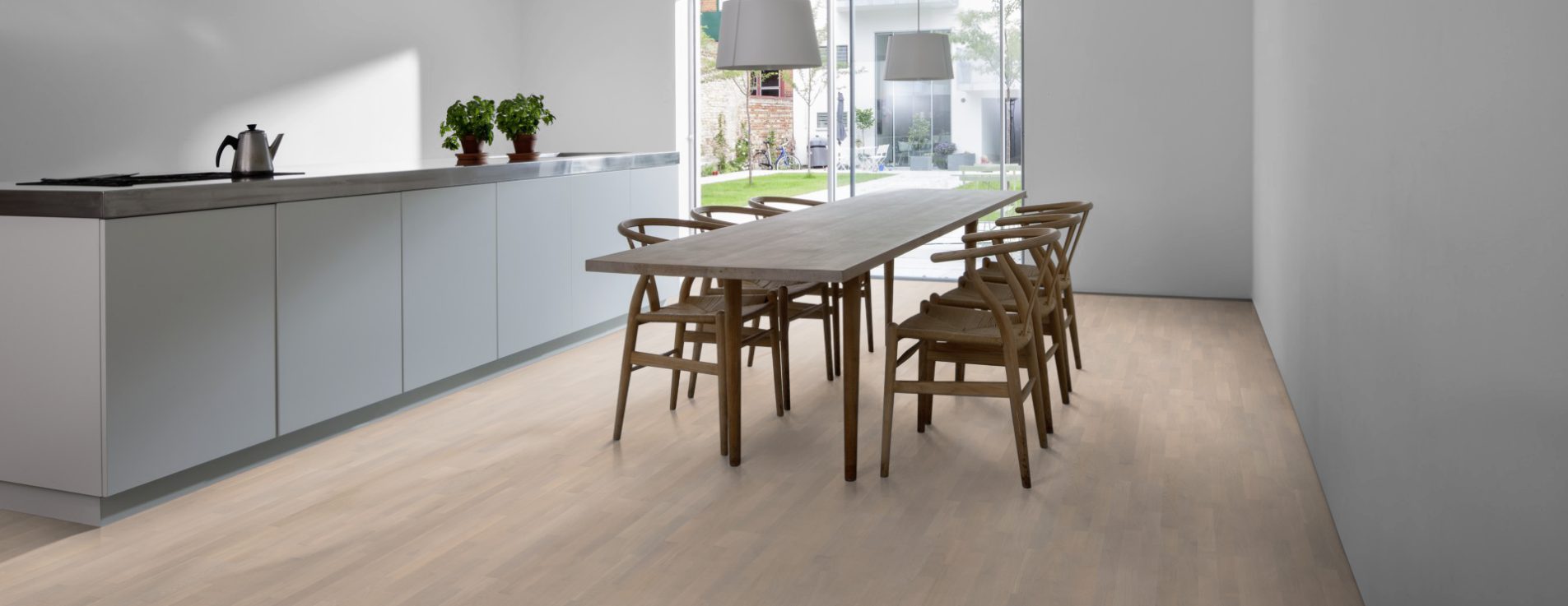 Паркетная доска Kahrs Граунд Дуб Мел Chalk 133B14EKLCKW226 Variation 2266×188×13 фото в интерьере