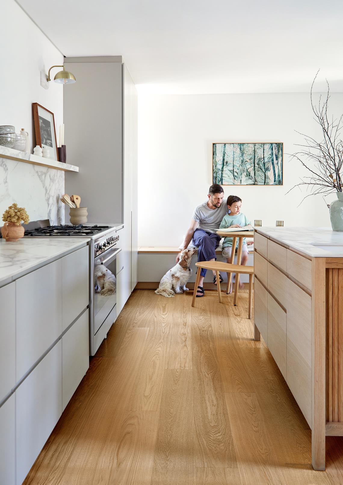 Паркетная доска Kahrs Life Authentic Дуб Nutmeg LTCLRW4001-193 Calm 1980×193×10 фото в интерьере