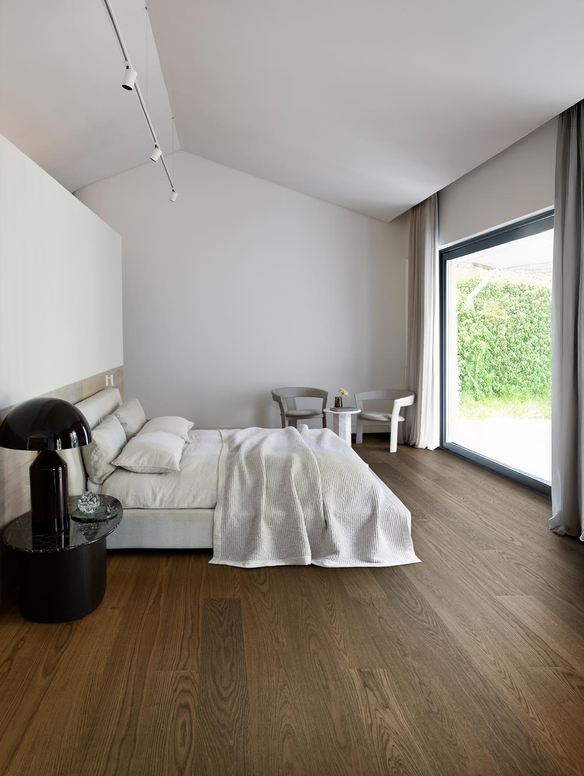 Паркетная доска Kahrs Life Authentic Дуб Saffron LTCLRW4005-193 Calm 1980×193×10 фото в интерьере