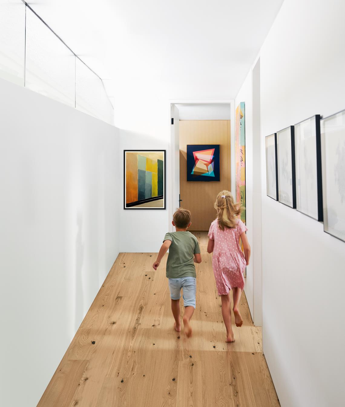 Паркетная доска Kahrs Life Authentic Дуб Cardamom LTCLRW4011-193 Dynamic 1980×193×10 фото в интерьере