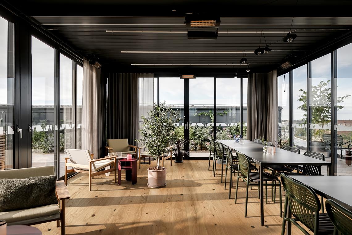 Паркетная доска Kahrs Life Authentic Дуб Cardamom LTCLRW4011-193 Dynamic 1980×193×10 фото в интерьере