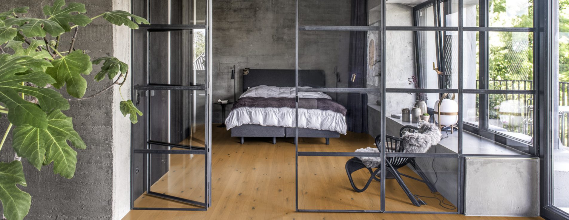 Паркетная доска Kahrs Life Authentic Дуб Pepper LTCLRW4013-193 Dynamic 1980×193×10 фото в интерьере