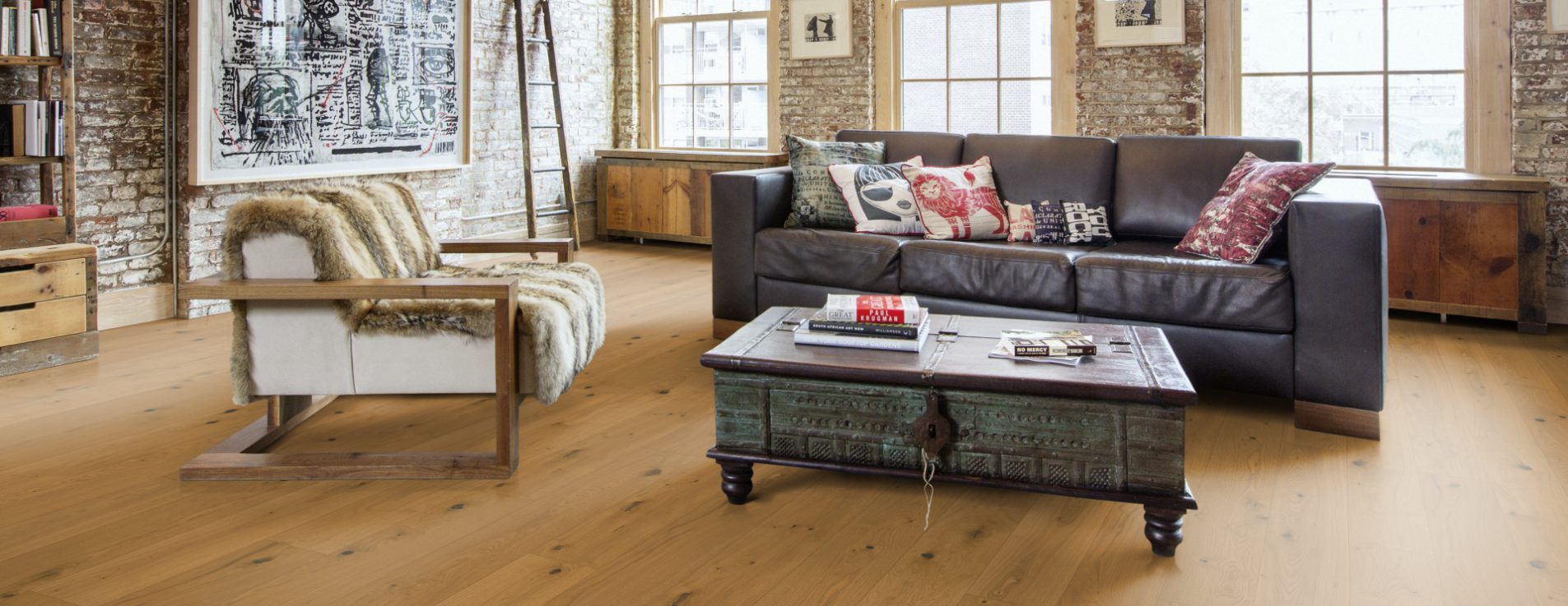 Паркетная доска Kahrs Life Authentic Дуб Pepper LTCLRW4013-193 Dynamic 1980×193×10 фото в интерьере