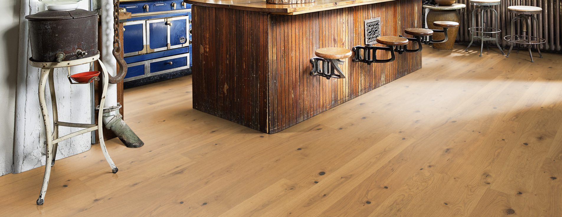 Паркетная доска Kahrs Life Authentic Дуб Tahini LTCLRW4016-193 Dynamic 1980×193×10 фото в интерьере