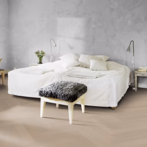 Паркетная доска Kahrs Life Authentic Herringbone Oak Mint Left LTCLRW5003L-121 Calm венгерская елка 593×121×10