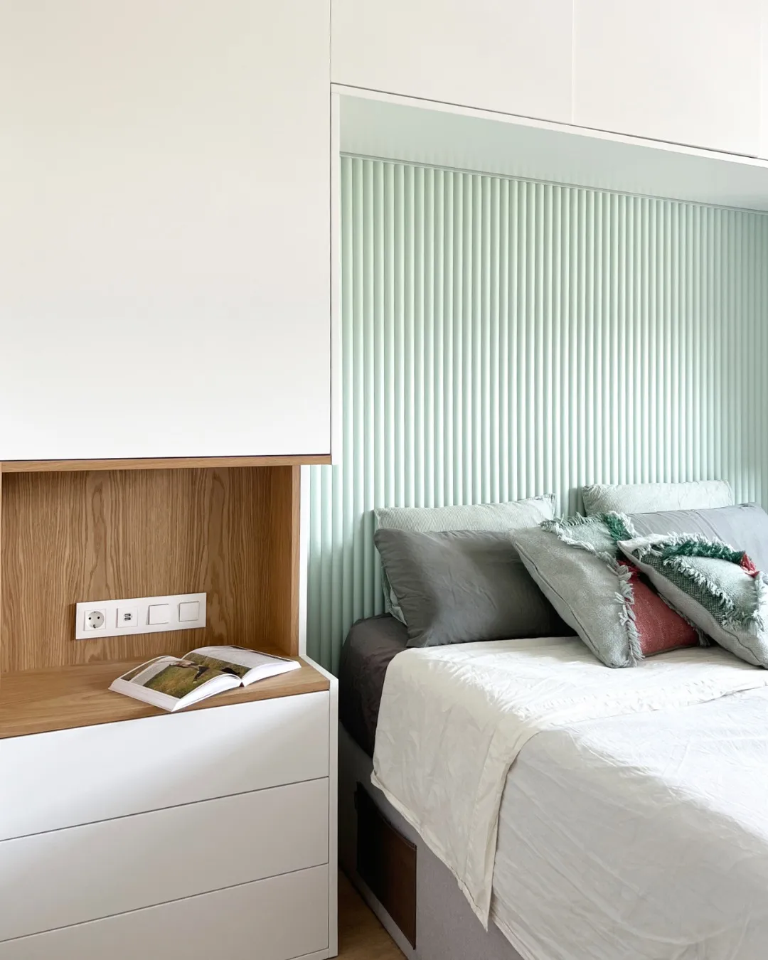 Стеновая панель под покраску Orac Decor Flute XL WX218 3000×253×17,3 фото в интерьере