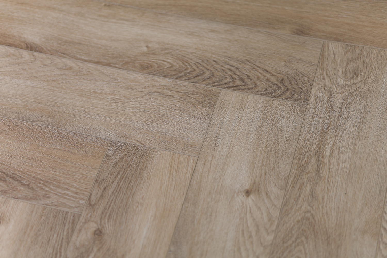 Кварцвиниловая плитка Art East замковая Art Tile Click Parquet HV Дуб Монца 45-153-ATC-HV венгерская елка 600×150×4 фото в интерьере