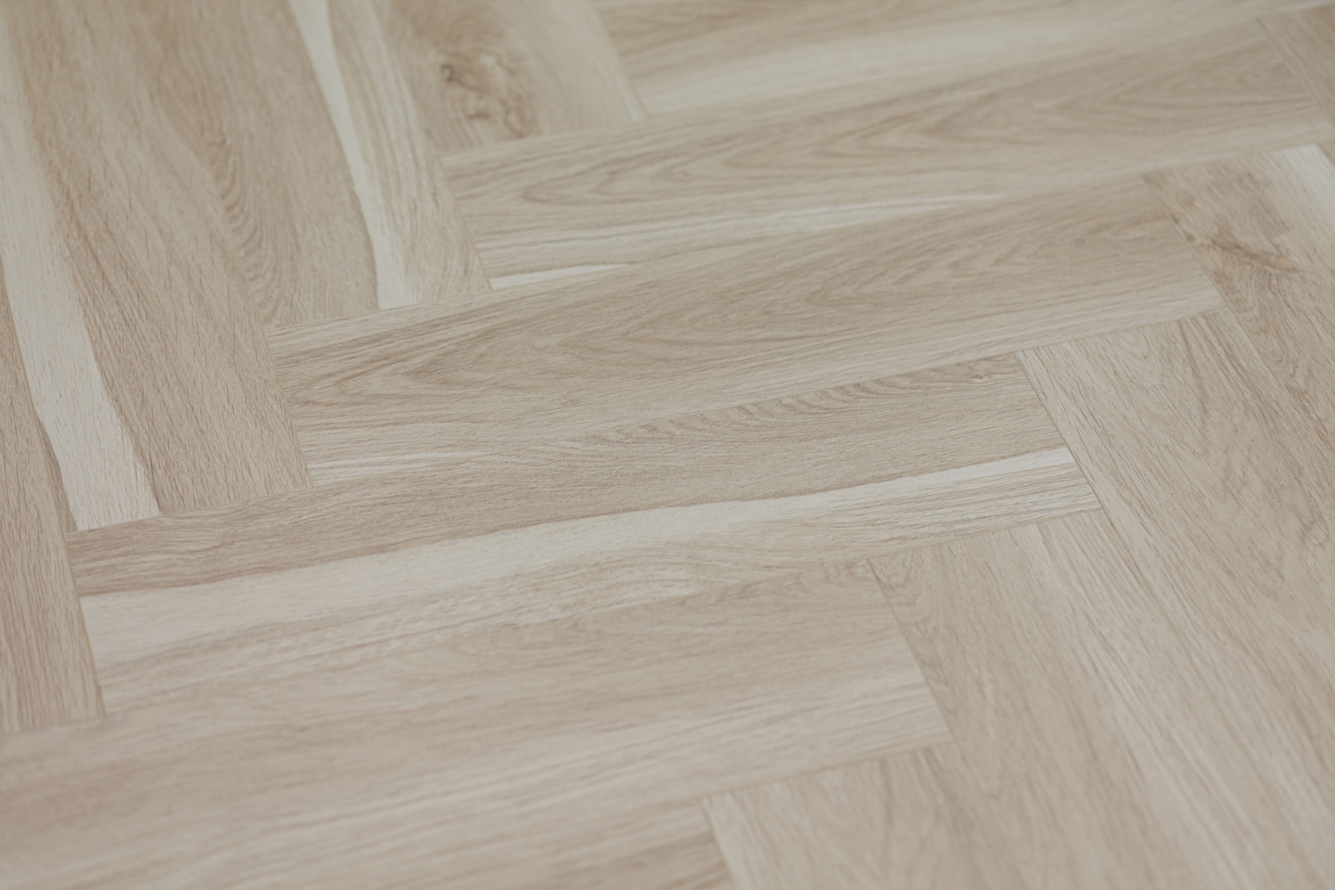 Кварцвиниловый SPC ламинат Art East Art Stone Armor Канадский клен Торонто 80-ARM-MPL-HV венегерская елка 580×145×9 фото в интерьере