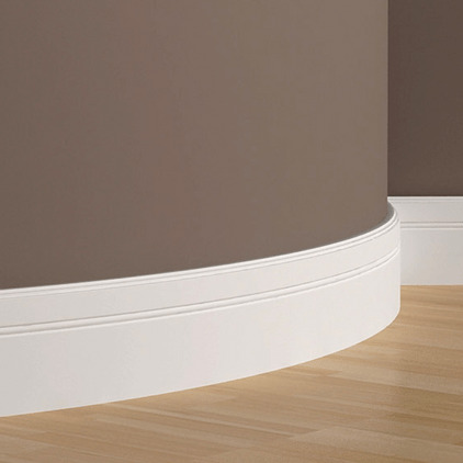 Плинтус под покраску гибкий Европласт 1.53.103 2000×109×14 фото в интерьере